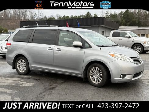 Used 2014 Toyota Sienna XLE image 4