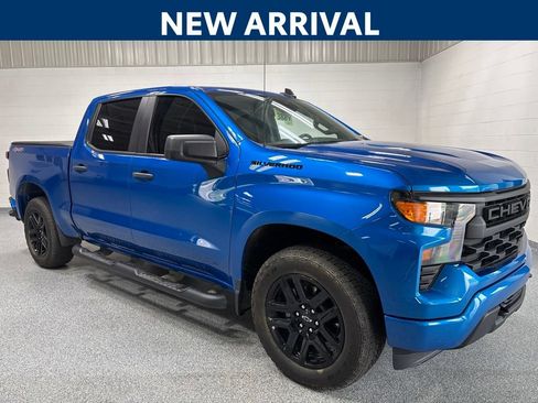Used 2024 Chevrolet Silverado 1500 Custom w/ Turbomax Blackout Package AWD/4WD image 1