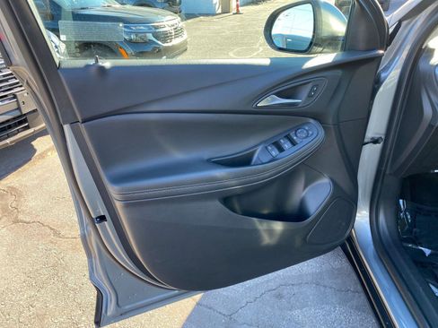 Used 2025 Buick Encore GX Preferred image 18