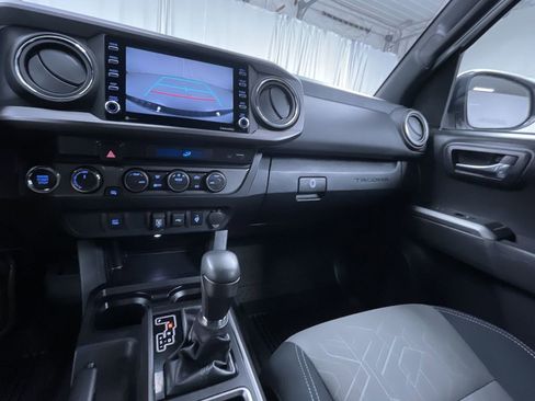 Certified 2023 Toyota Tacoma TRD Off-Road image 16