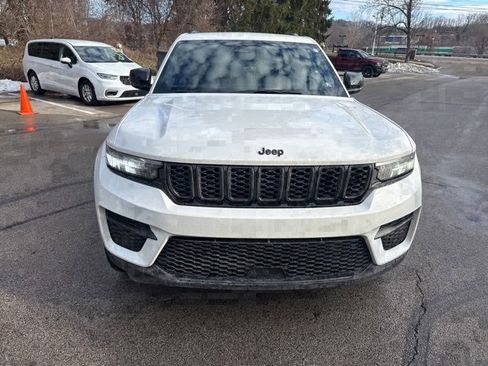 Certified 2023 Jeep Grand Cherokee Altitude image 8