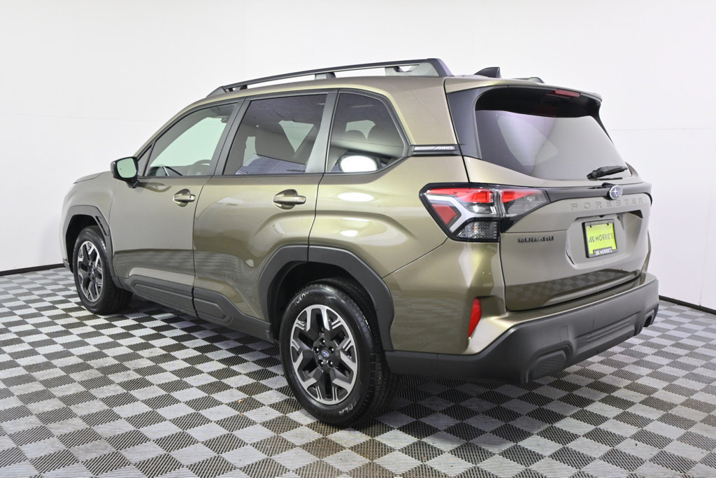 Used 2025 Subaru Forester Premium AWD/4WD image 3