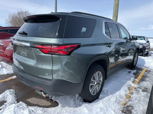 Used 2023 Chevrolet Traverse LT image 9