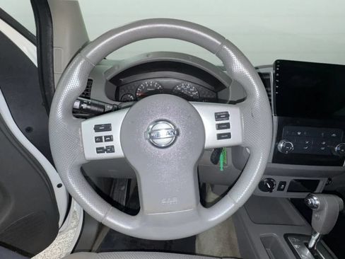 Used 2018 Nissan Frontier SV AWD/4WD image 19