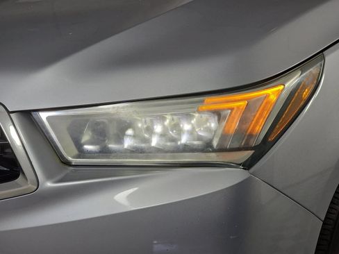 Used 2020 Acura MDX FWD image 30