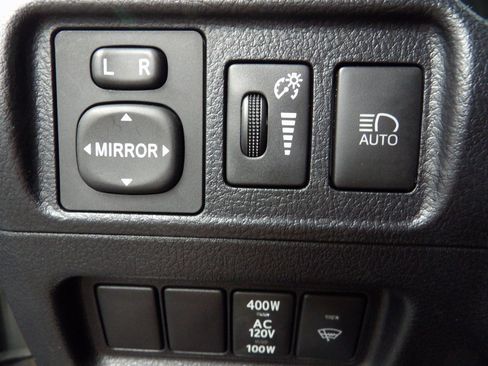 Used 2024 Toyota 4Runner TRD Off-Road Premium image 37