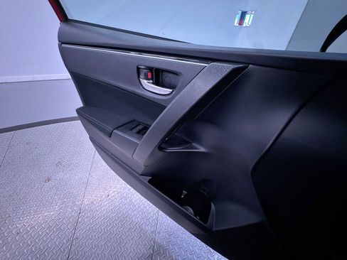 Used 2019 Toyota Corolla LE w/ LE Premium Package w/Moonroof FWD image 31
