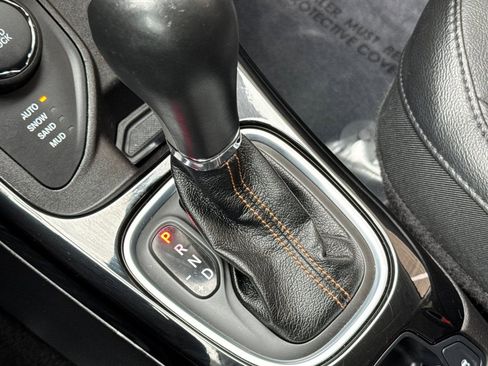 Used 2020 Jeep Compass Limited w/ Safety & Security Group image 17