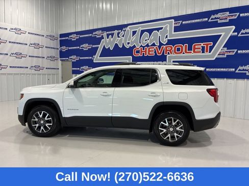 Used 2023 GMC Acadia SLE w/ Driver Convenience Package image 3
