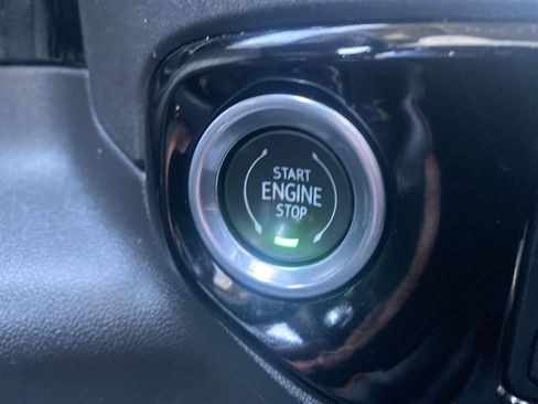 Used 2024 GMC Sierra 1500 SLT AWD/4WD image 17