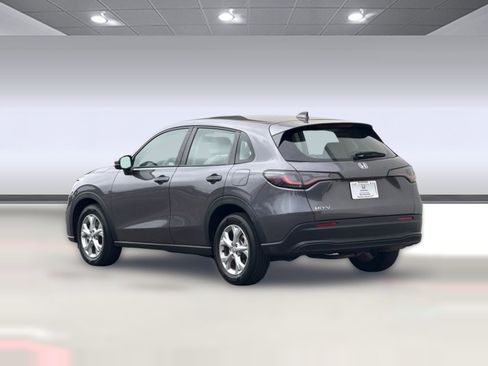Certified 2023 Honda HR-V LX image 3