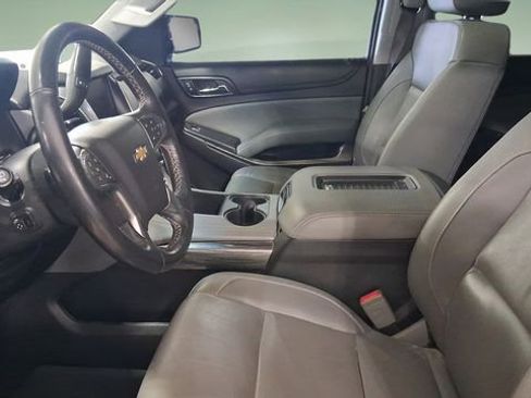 Used 2017 Chevrolet Suburban LT image 10