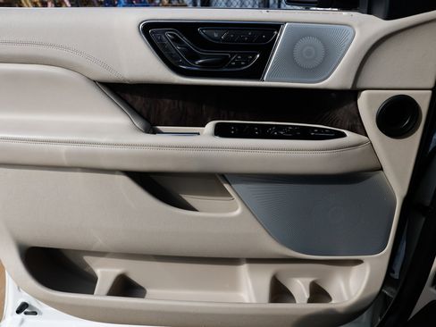 Used 2021 Lincoln Navigator L Reserve image 56