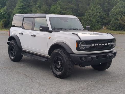 Certified 2025 Ford Bronco Badlands AWD/4WD image 2
