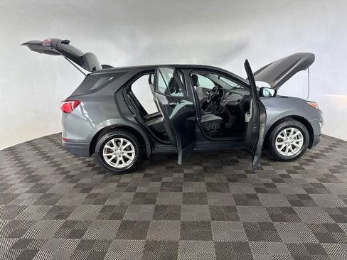 Used 2018 Chevrolet Equinox LS FWD image 15