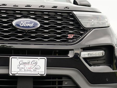 Used 2023 Ford Explorer ST w/ Technology Package image 9