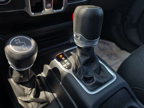 Used 2021 Jeep Wrangler Unlimited Sport AWD/4WD image 27