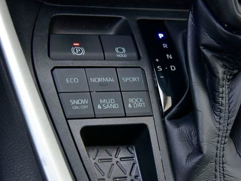 Certified 2021 Toyota RAV4 XLE w/ Convenience Package image 27