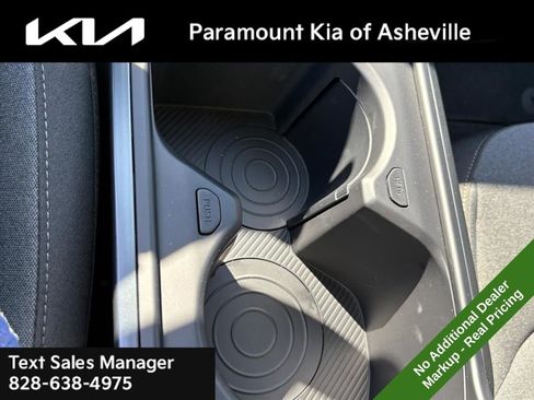 New 2025 Kia K4 LXS image 27