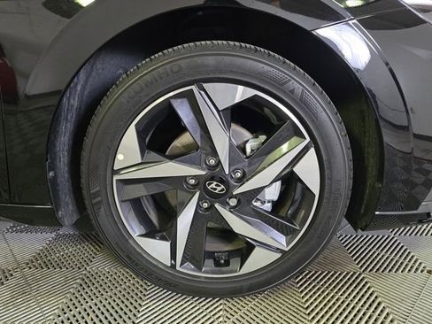 Certified 2023 Hyundai Elantra SEL w/ Convenience Package image 3