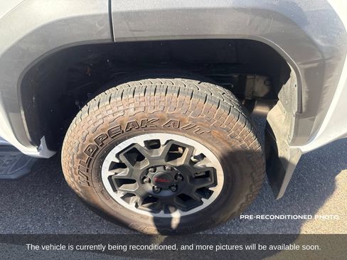 Used 2026 Toyota 4Runner TRD Off-Road AWD/4WD image 12