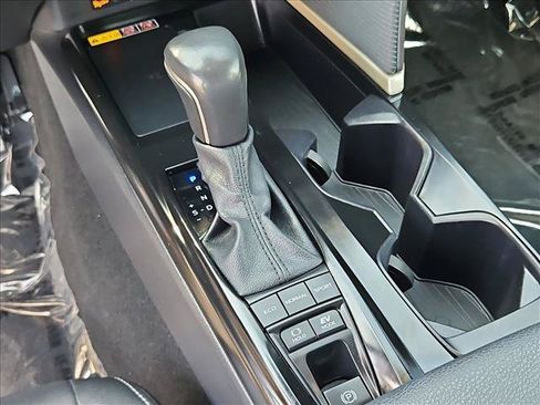 Used 2025 Toyota Camry SE FWD image 17