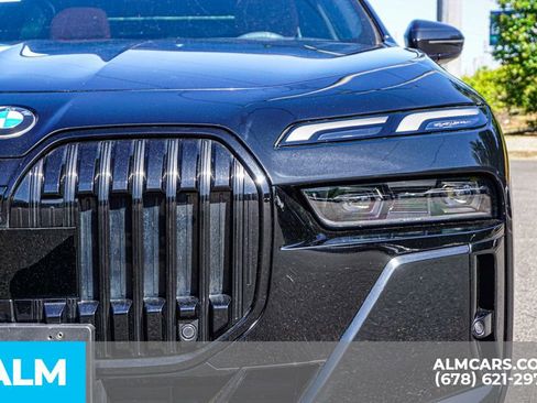 Used 2023 BMW 740i w/ Parking Assistance Package RWD image 12
