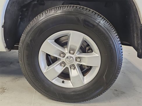 Used 2016 RAM 1500 Express image 30