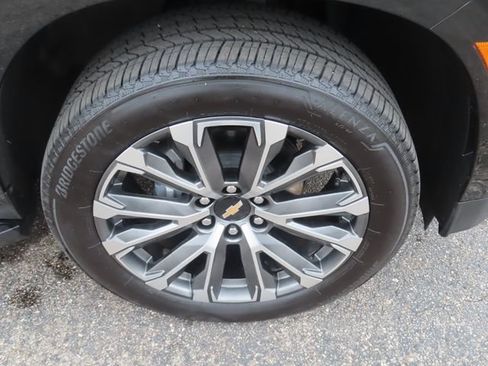 Used 2026 Chevrolet Tahoe High Country AWD/4WD image 13