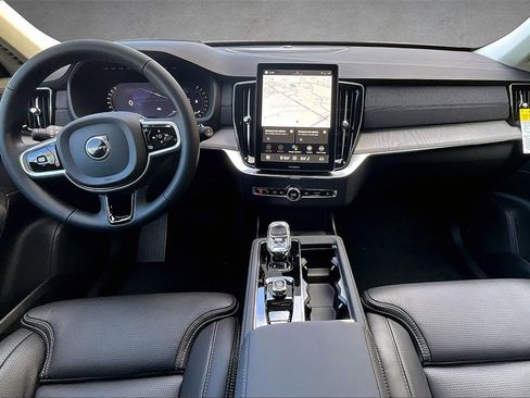 New 2026 Volvo XC90 B6 Ultra w/ Protection Package Premier image 5
