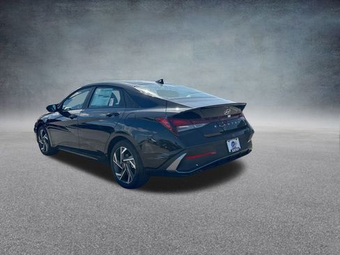 Used 2025 Hyundai Elantra Sport FWD image 30