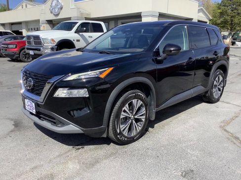 Used 2021 Nissan Rogue SV AWD/4WD image 2
