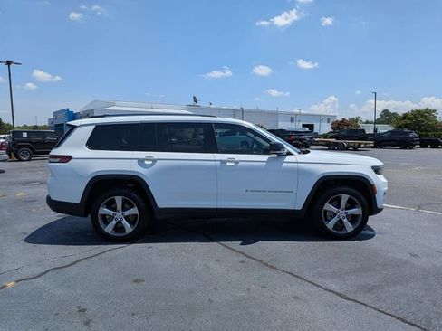 Used 2022 Jeep Grand Cherokee L Limited RWD image 2