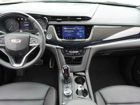 Used 2024 Cadillac XT6 Sport w/ Technology Package AWD/4WD image 30