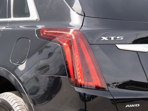 Used 2021 Cadillac XT5 Premium Luxury image 22
