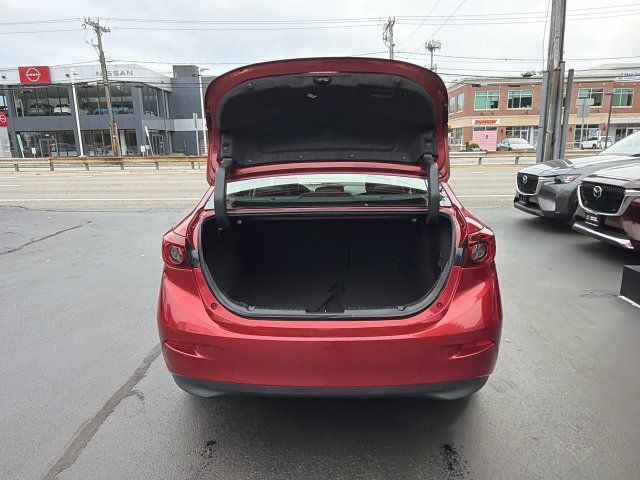 Used 2018 MAZDA MAZDA3 Touring FWD image 23