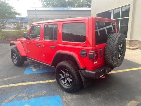 Used 2018 Jeep Wrangler Unlimited Rubicon AWD/4WD image 3