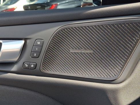 Certified 2025 Volvo S60 T8 Ultra image 25