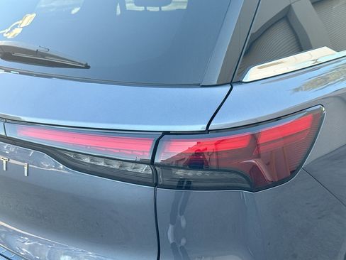 Used 2022 INFINITI QX60 Sensory w/ Cargo Package image 27