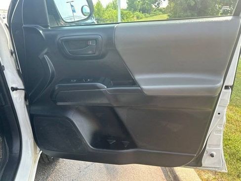 Used 2019 Toyota Tacoma SR RWD image 32