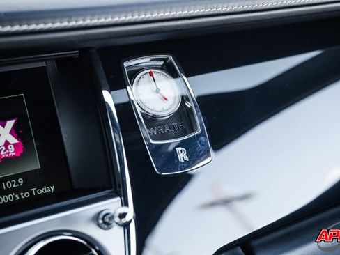 Used 2019 Rolls-Royce Wraith RWD image 18