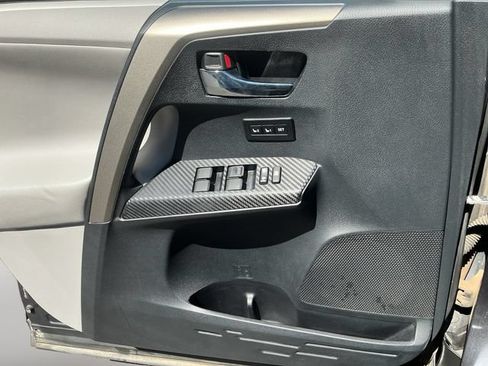 Used 2013 Toyota RAV4 Limited AWD/4WD image 11