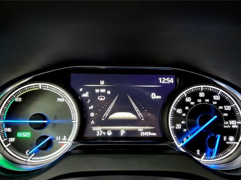 Used 2021 Toyota Venza Limited image 32