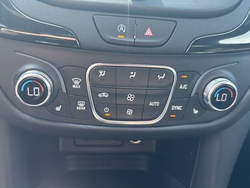 Used 2023 Chevrolet Equinox RS AWD/4WD image 27