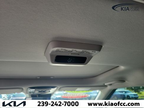 Certified 2025 Kia Carnival SX Prestige FWD image 16