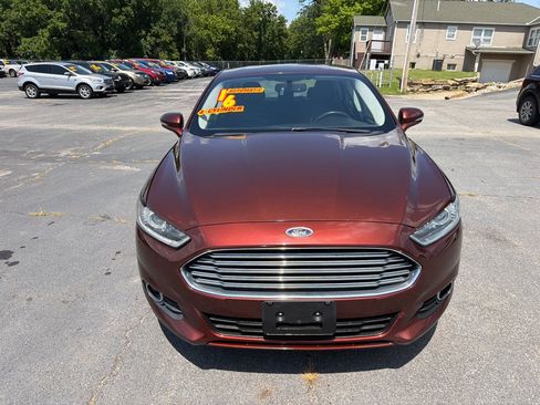 Used 2016 Ford Fusion SE w/ Equipment Group 202A FWD image 3