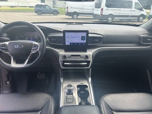 Used 2023 Ford Explorer XLT w/ Equipment Group 202A image 14