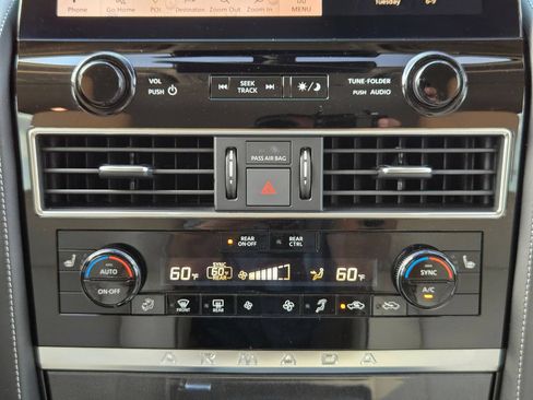 Used 2021 Nissan Armada SV w/ SV Appearance Package RWD image 17