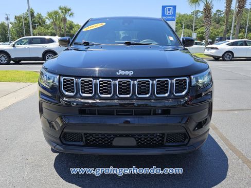 Used 2024 Jeep Compass Sport AWD/4WD image 8