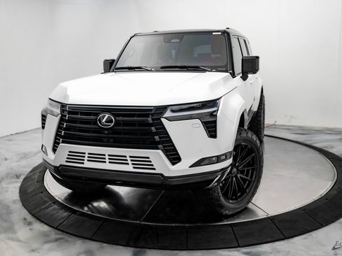 Used 2025 Lexus GX 550 image 3